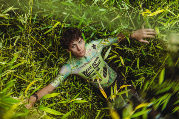 FOTO ‎| Ufón aj krava hore nohami. Tím EF Pro Cycling predstavil špeciálne dresy pre Giro d’Italia
