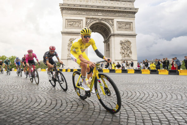 10 najväčších favoritov na zisk žltého dresu na Tour de France 2026