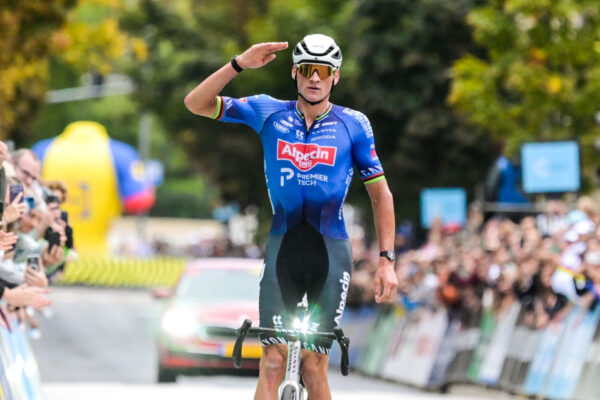 Mathieu van der Poel predviedol absolútne šialené 175-kilometrové sólo víťazstvo v poslednej etape Okolo Luxemburska